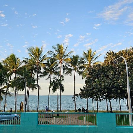 Emthree Seaside Apartments Townsville Exterior foto