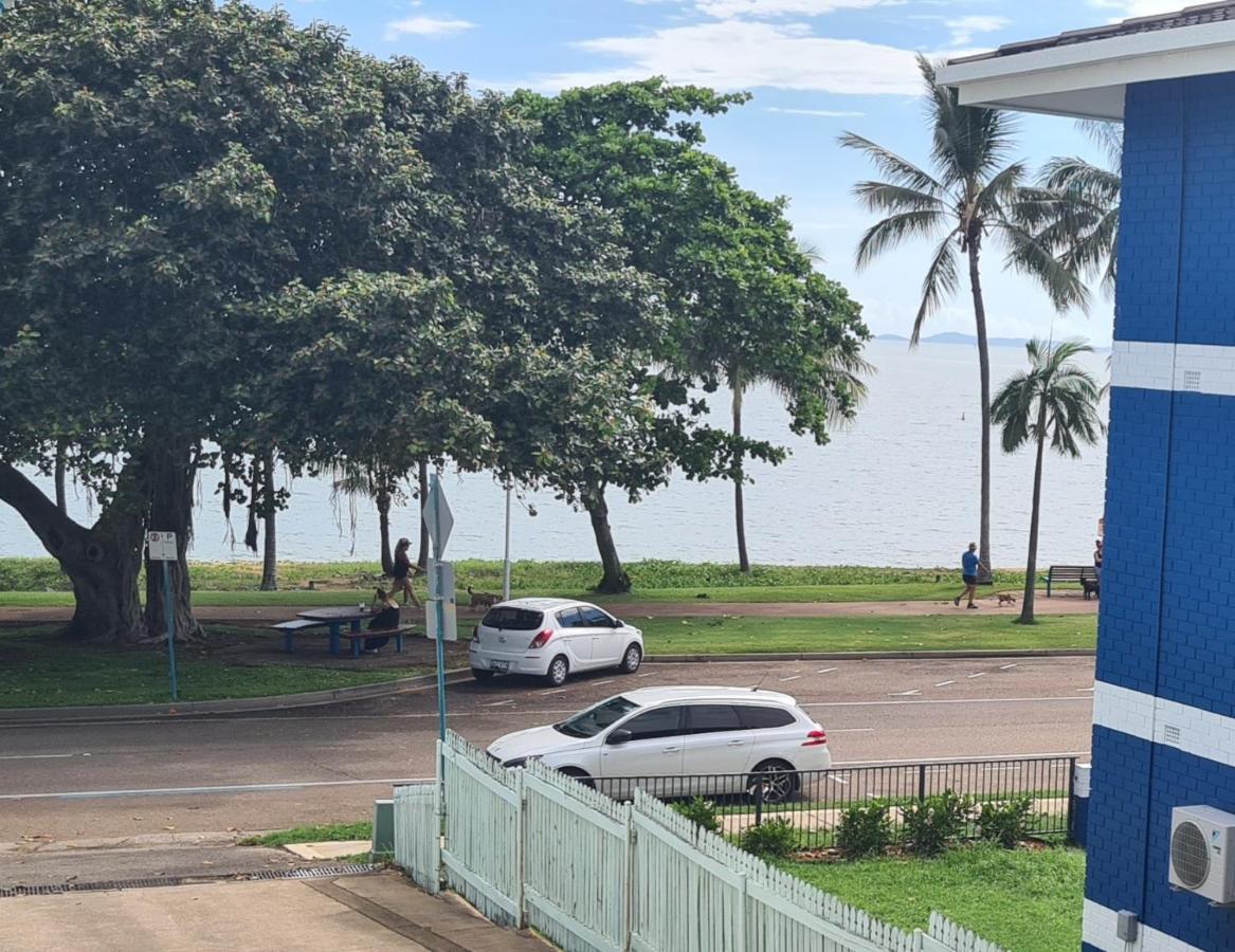 Emthree Seaside Apartments Townsville Exterior foto