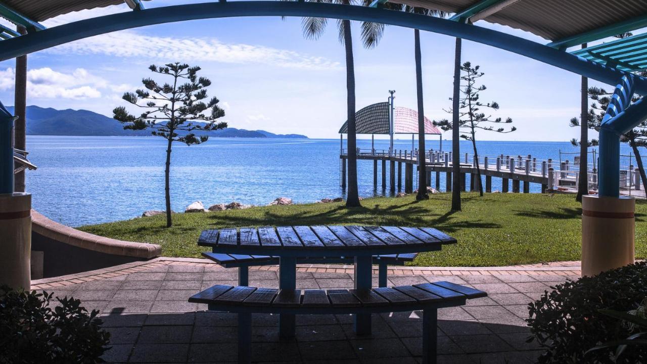 Emthree Seaside Apartments Townsville Exterior foto
