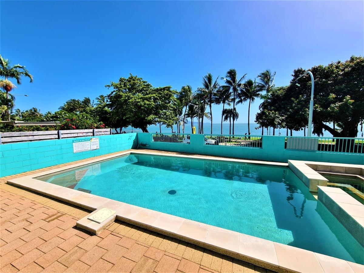 Emthree Seaside Apartments Townsville Exterior foto