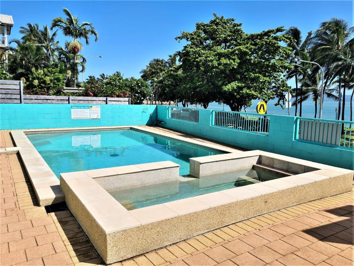Emthree Seaside Apartments Townsville Exterior foto