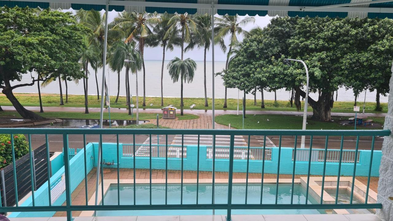Emthree Seaside Apartments Townsville Exterior foto